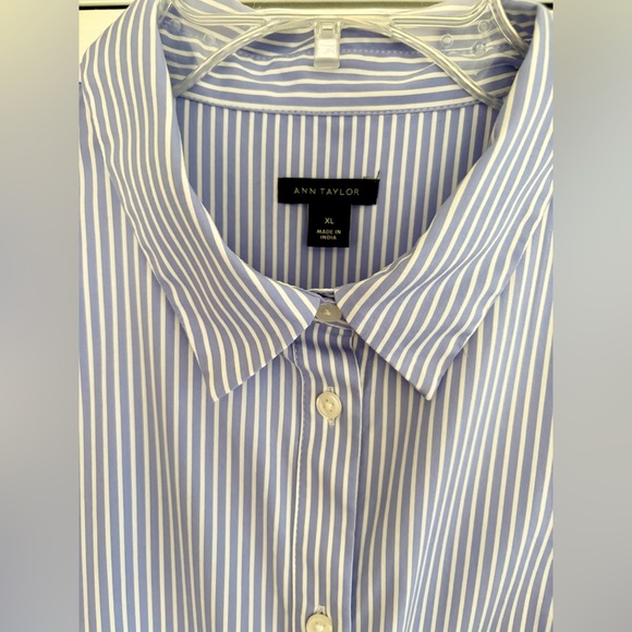 Ann Taylor Tie Front Collared Shirt Dress. Blue/White Striped. Size XL - Picture 2 of 4